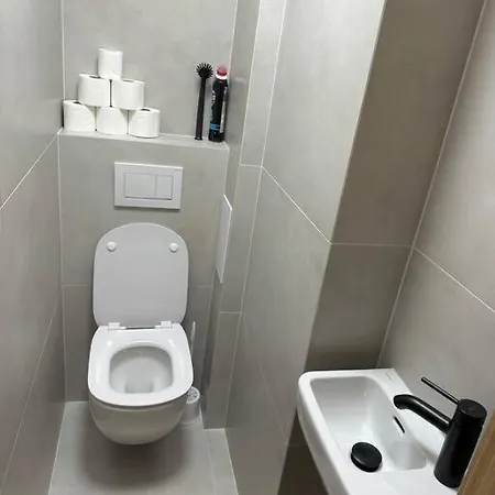 New Modern Large In New Town 3bdr * Prag