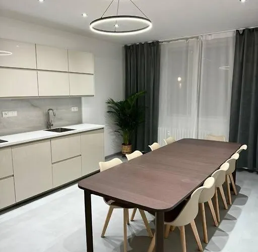 New Modern Large In New Town 3bdr Appartement