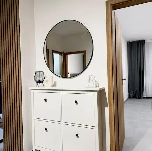 New Modern Large In New Town 3bdr Apartament Praga