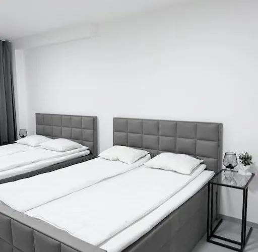 New Modern Large In New Town 3bdr Praga